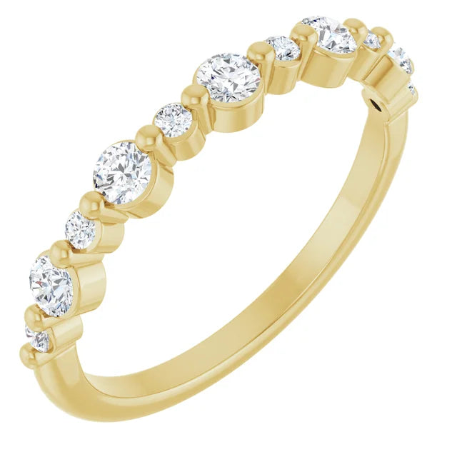 Alternating Round Diamond Ring