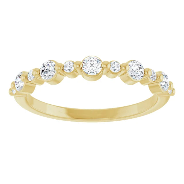 Alternating Round Diamond Ring